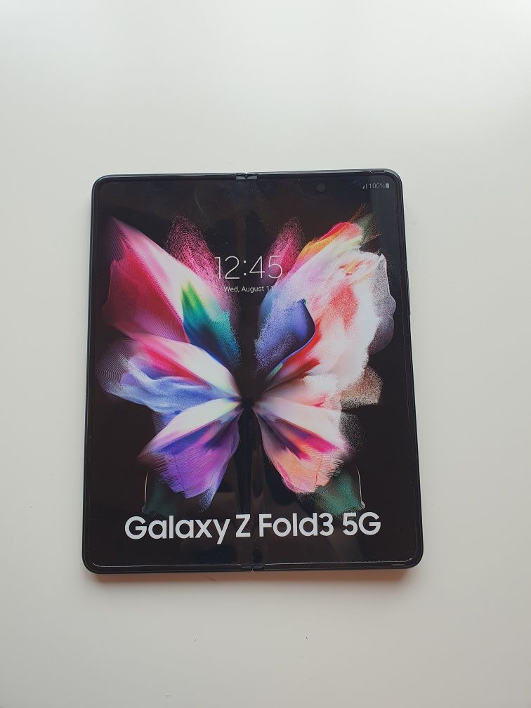 Samsung Galaxy Z Fold 3 atrapa