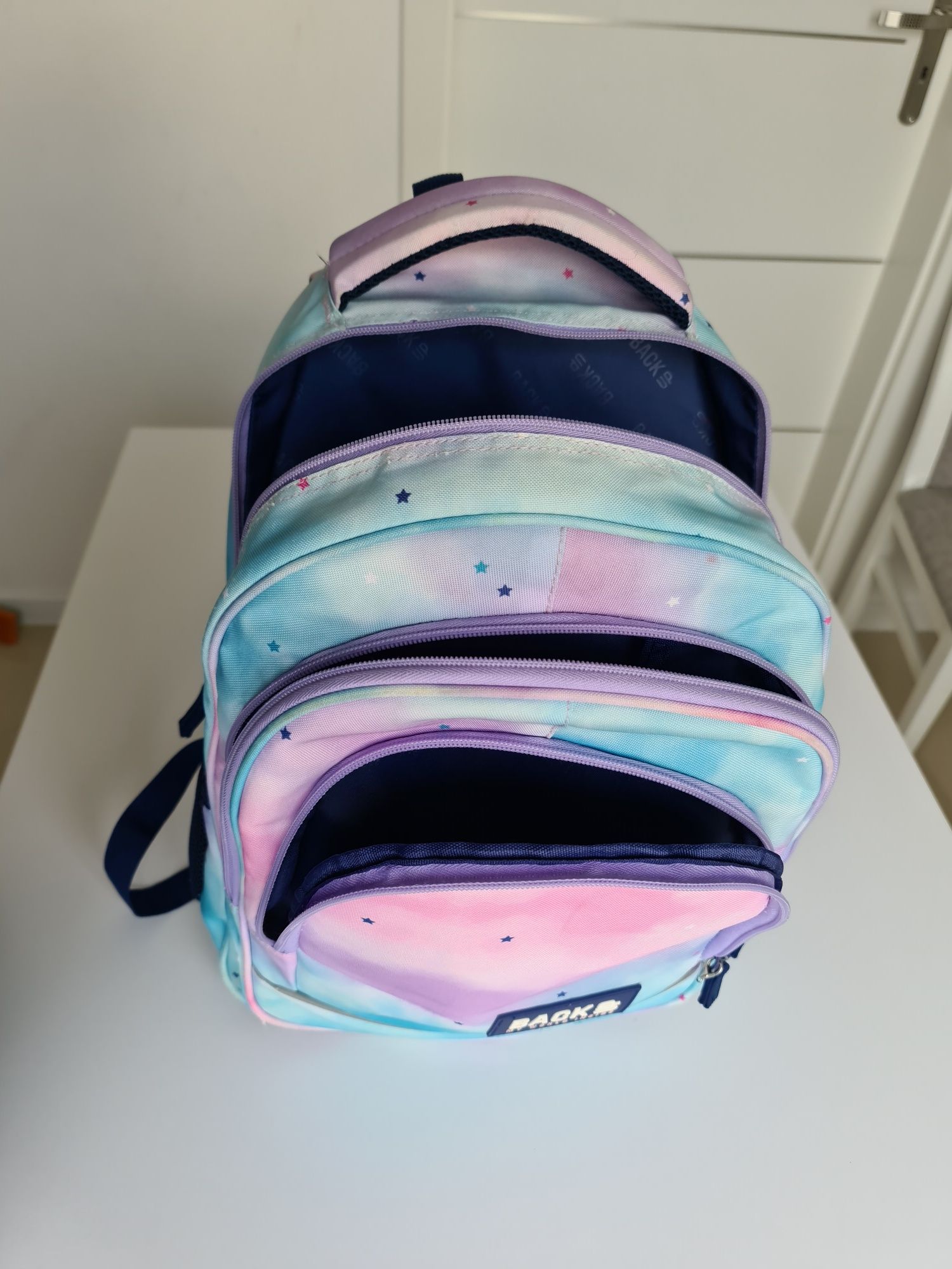 Plecak szkolny młodzieżowy BackUP
- Pojemność 24 l.
-