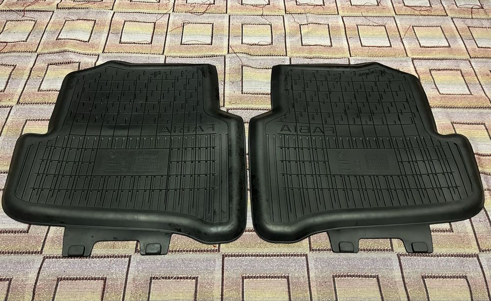Skoda Fabia 3 (шкода фабіа) Оригінальні килимки (коврики)