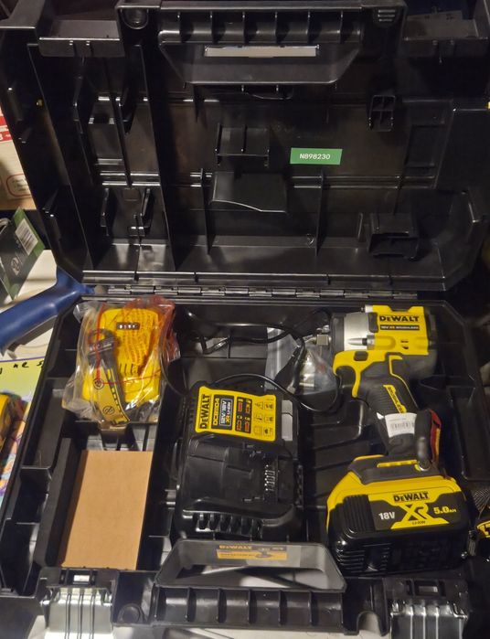 DeWalt XR kompaktowy klucz udarowy