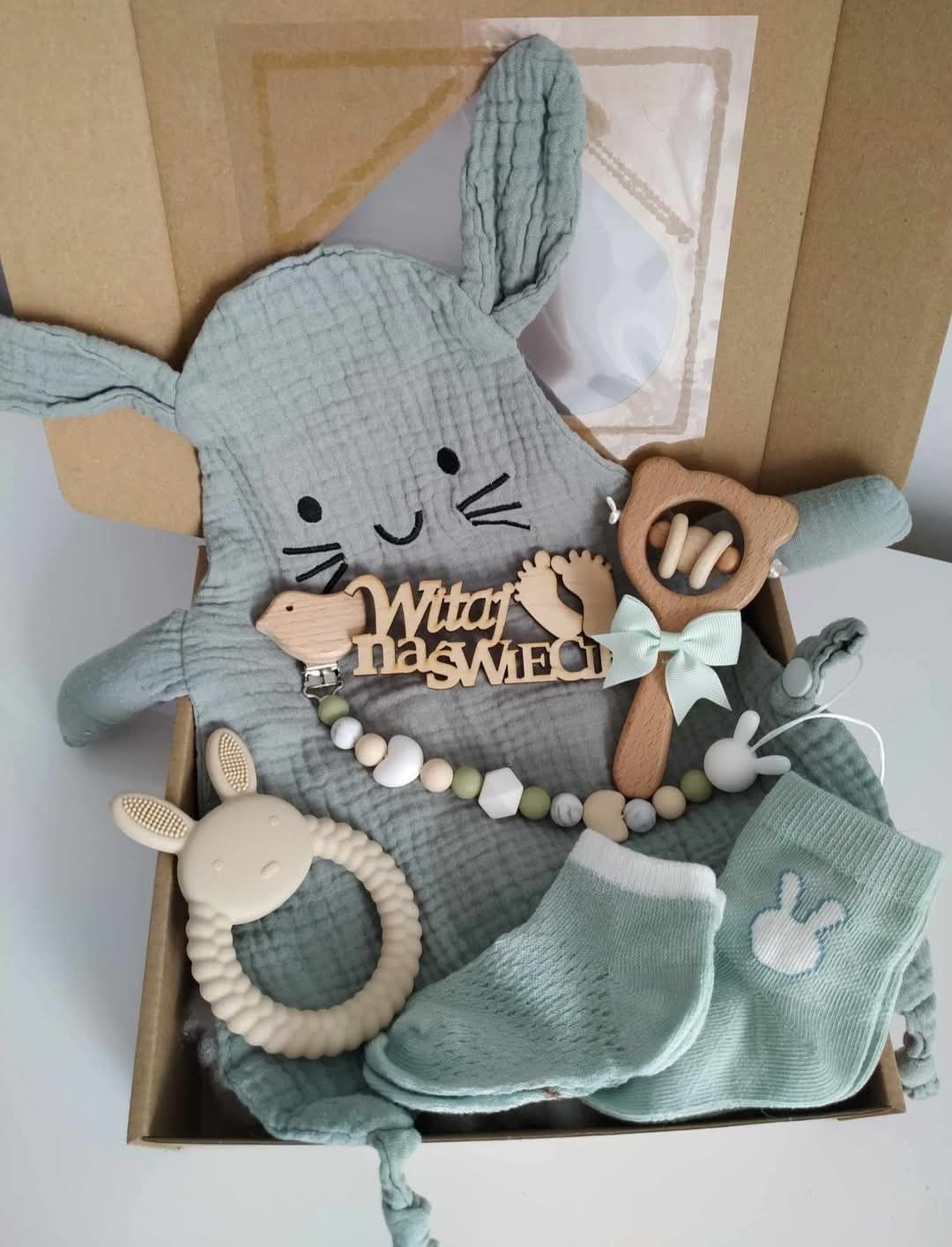 Zestaw prezentowy dla niemowlaka babybox baby shower narodziny Chrzest