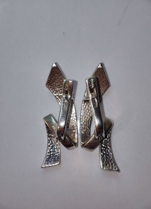 Продам оригінальні срібні сережки
