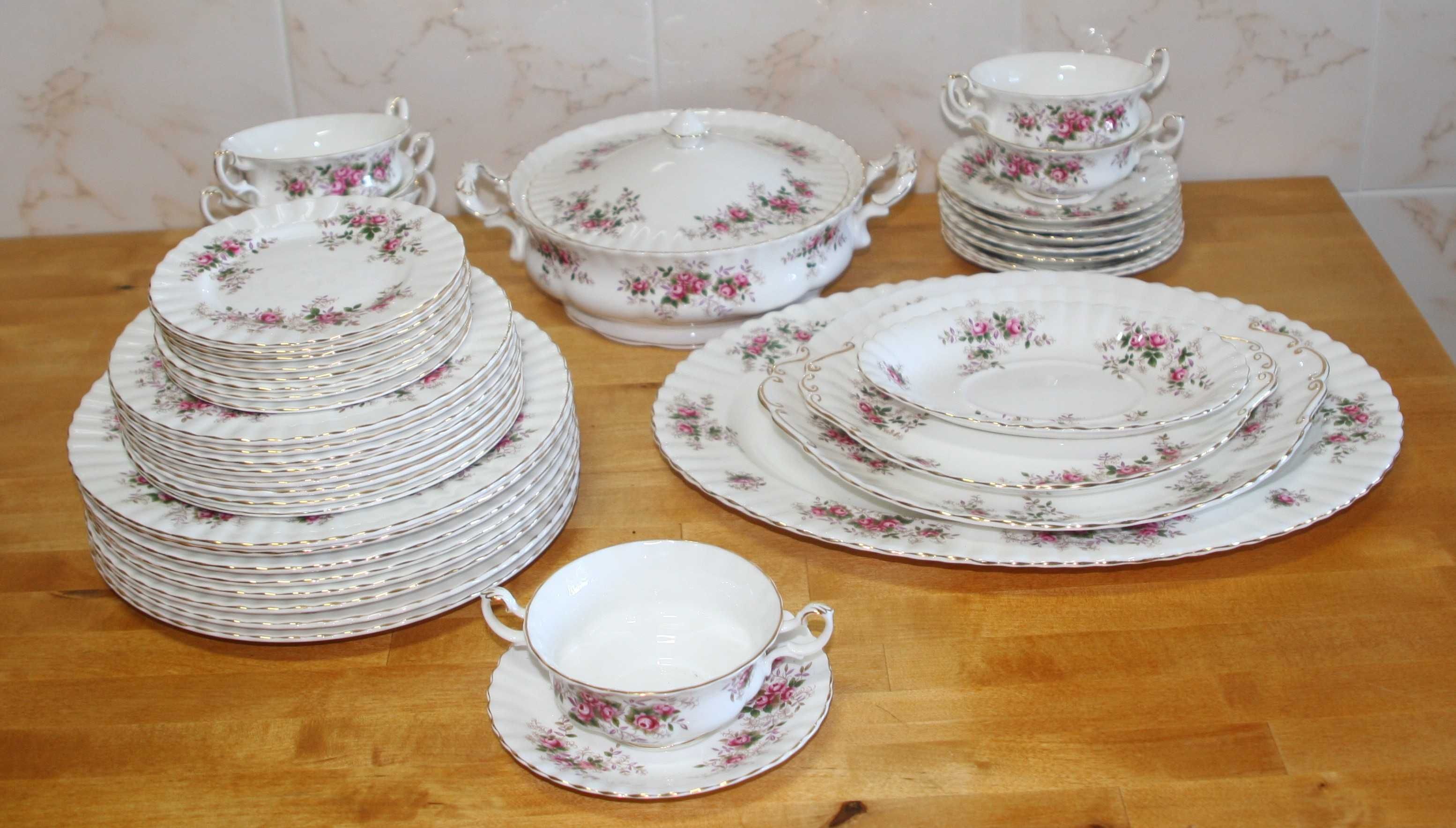 Serviço de 66 peças de ROYAL ALBERT Lavender Rose