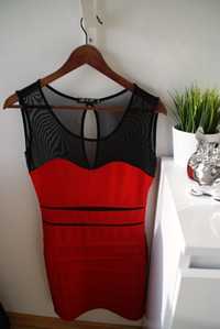Czerwona mini sukienka, czarna siateczka