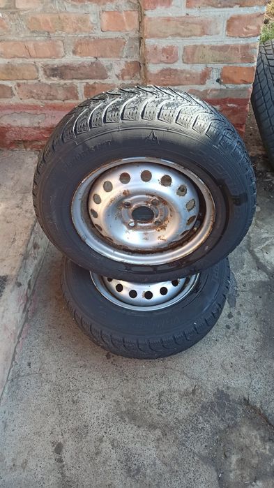 Продам резину зиму r13 175/70 на дисках 4/98-4/100
