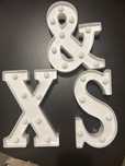 Letras brancas LED