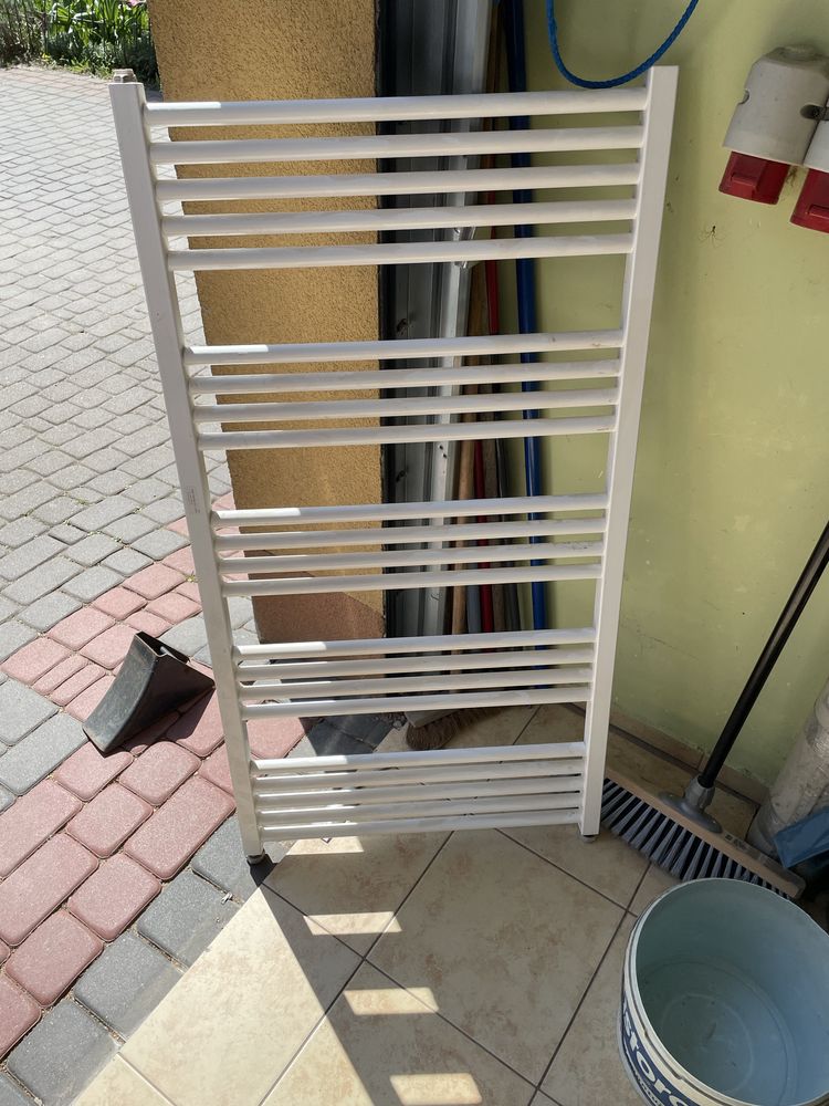Grzejnik lazienkowy fido TRGGLFI1106SX 1133x600 590W