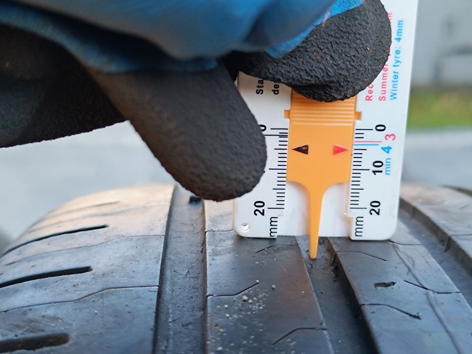 235/60/18 Continental contiecocontact 5