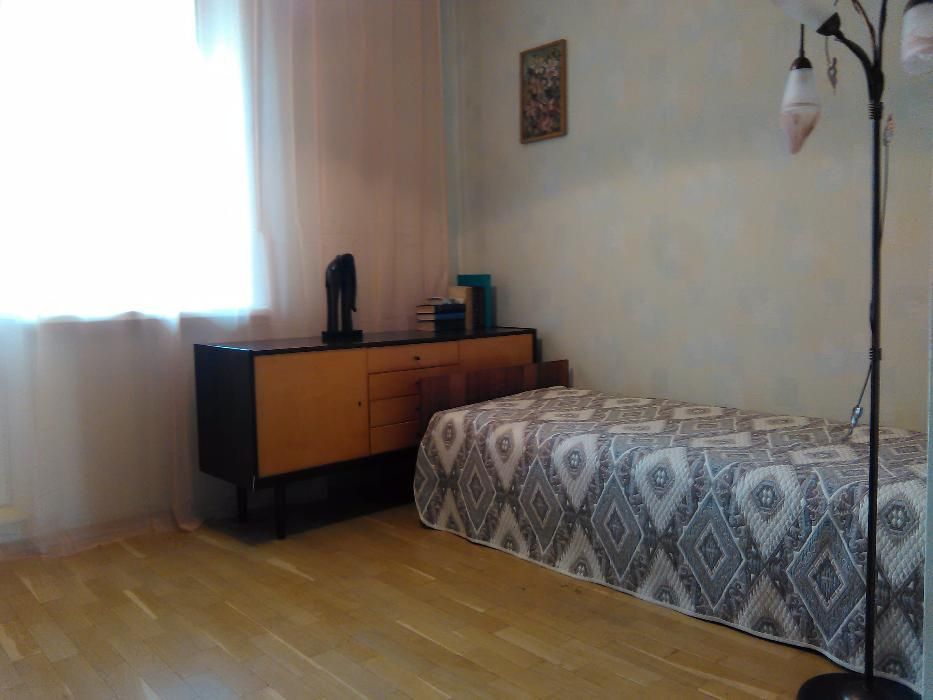 Виноградарь 3 к. кв.  Гречка (Виговського) 11 а.подобово Кондиціонер