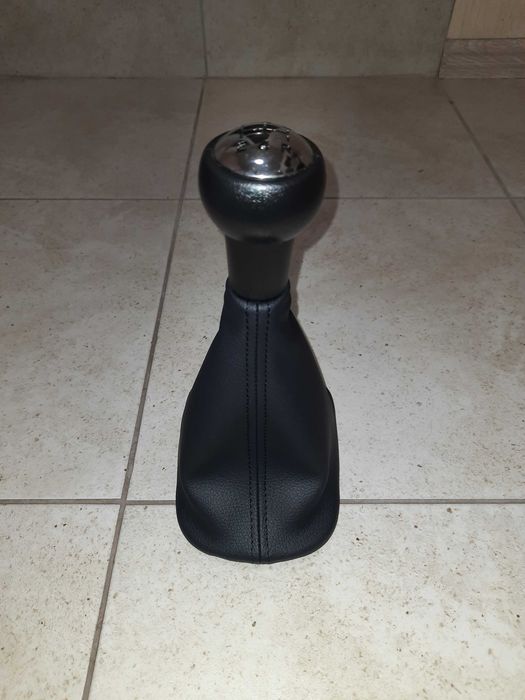 Перетяжка рулей .Кожа, кож зам, Ручек КПП, юбки, ручек карт и др.