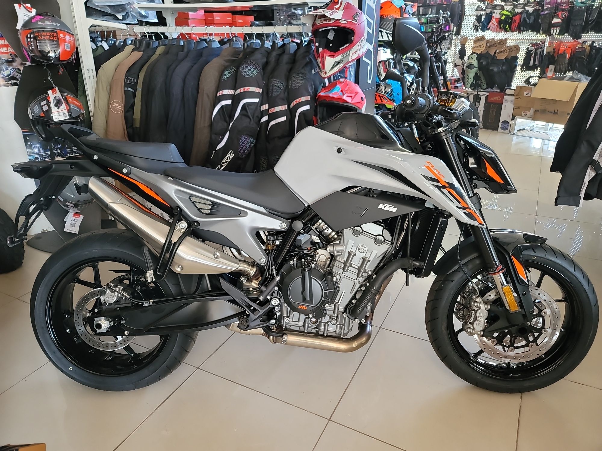 Мотоцикл KTM 790 Duke Silver