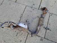 Ford Fiesta MK7 1.0 EcoBoost kolektor wydechowy CV21-5E211-BF sondy