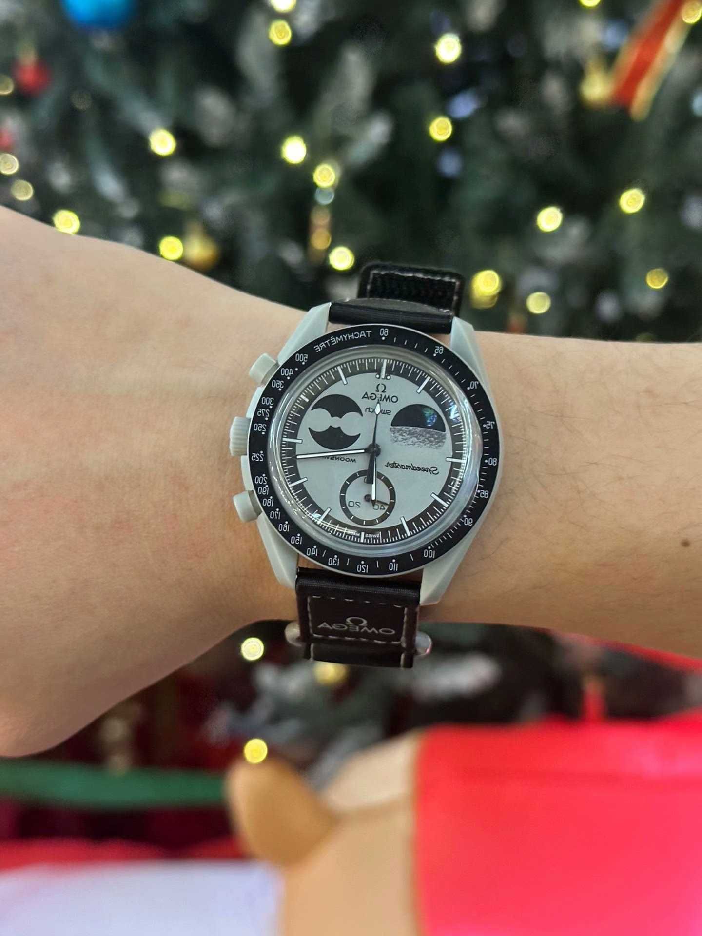 Omega Swatch Faza Ziemi SO33M700 - zegarek do codzienności