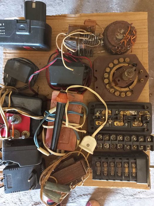 Продам радиолу Серенада 306, разную всячину.