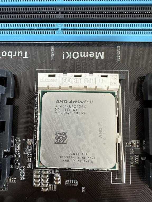Материнська плата Asus F1A55 R2.0 (sFM1 + Athlon 651