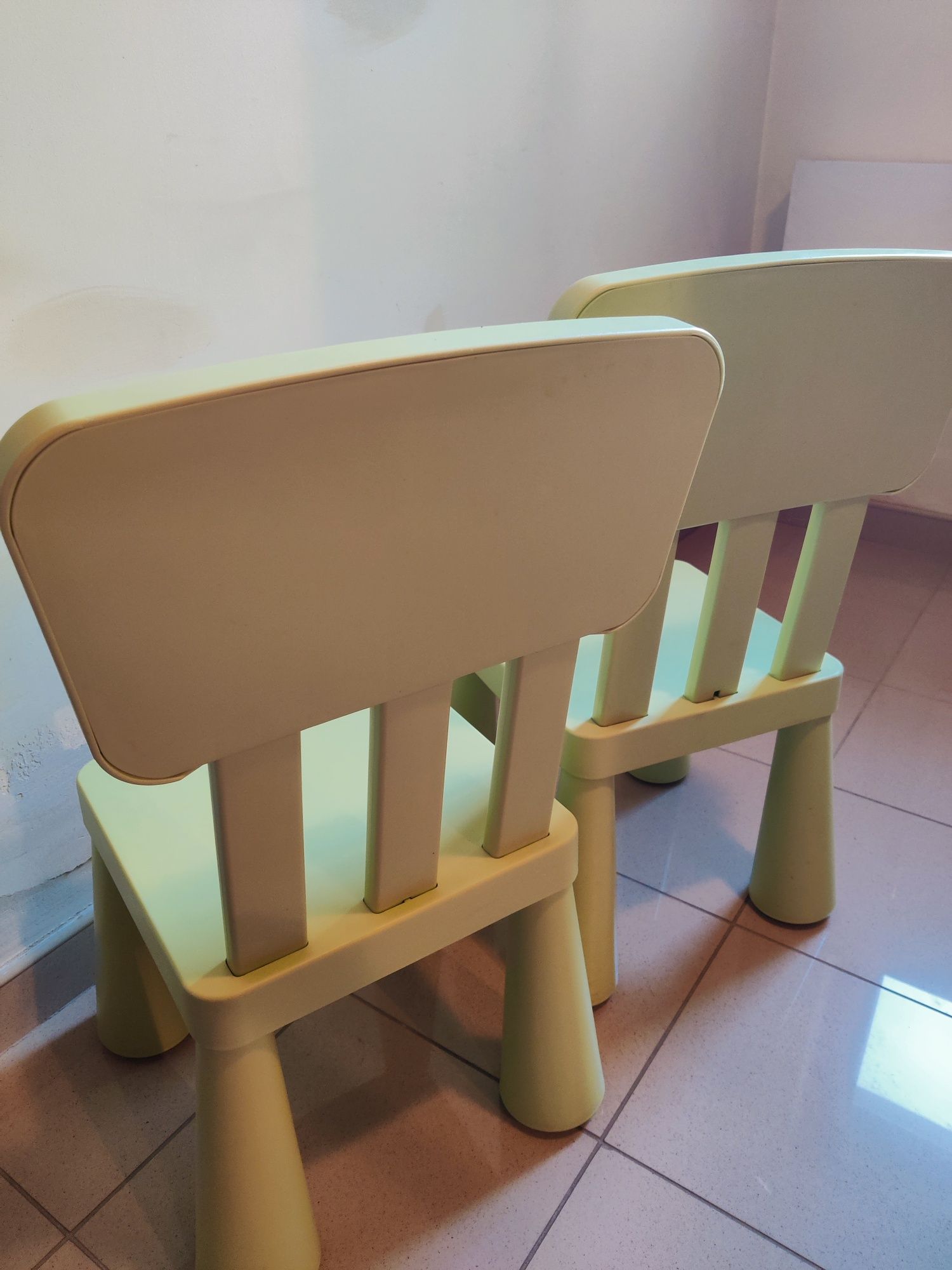 Krzesłka z IKEA MAMMUT 2 szt zielone