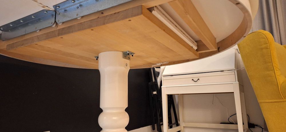 Stół drewniany biały