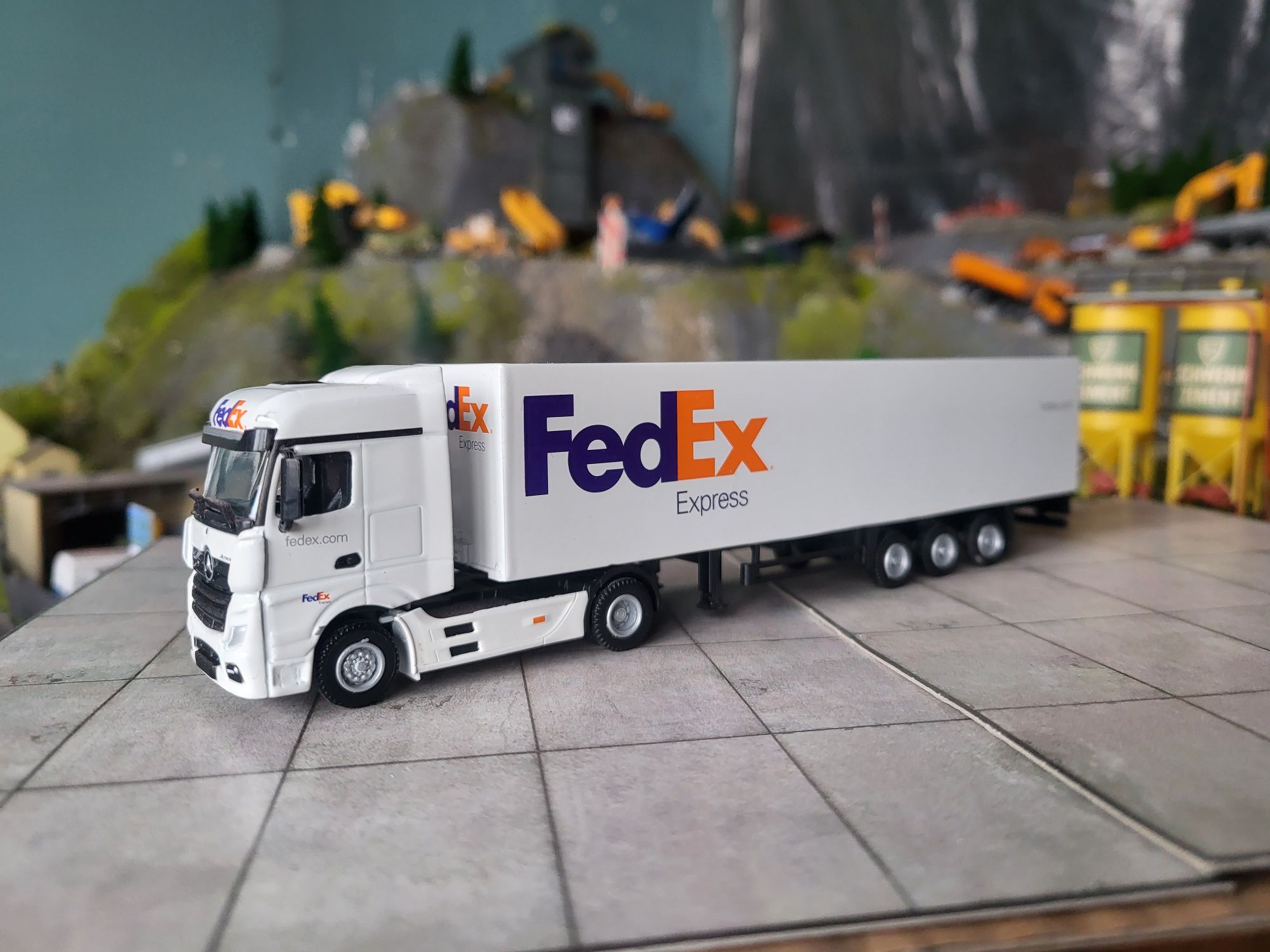 Mercedes Actros Mp4 FedEx 1/87