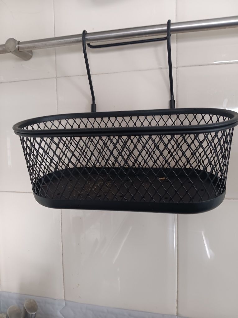 Arrumação  pendurar em varão 
28cm comprimento
12 cm altura do cesto
1
