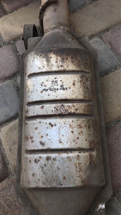 Продам каталізатор BMW