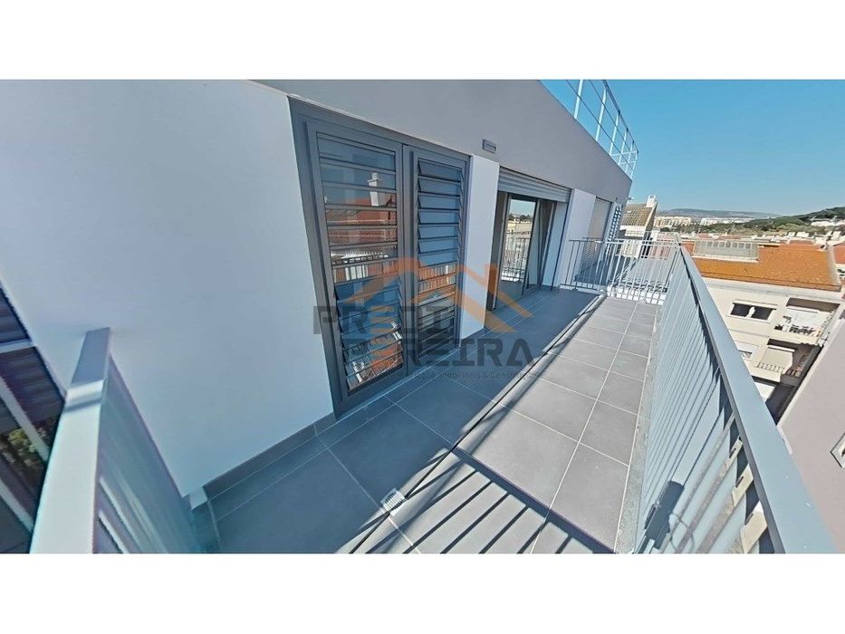 T3 com terraço de 27 m2, 2 parqueamento lado a lado e arrecadação e...