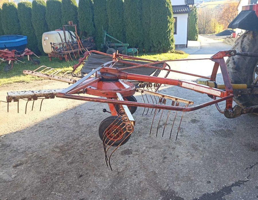 Zgrabiarka karuzelowa Deutz-Fahr