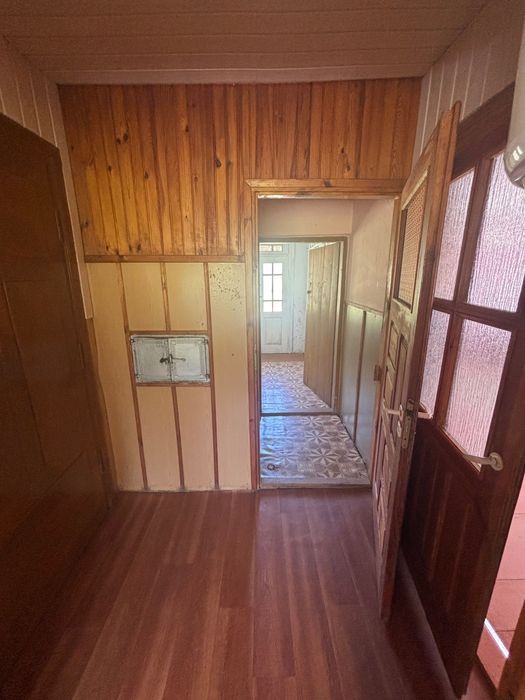 Nieruchomosc zabudowana domem w spokojnej okolicy z budynkami