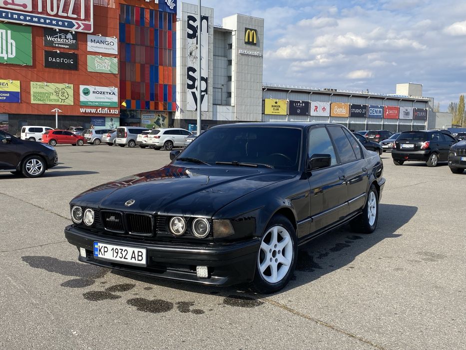 Продам BMW E32 7 series