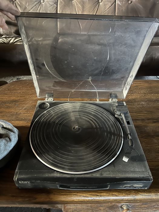 Gramofon firmy SONY
