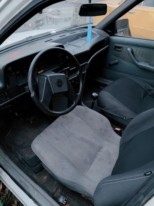 Опель кадет 1.3 карб