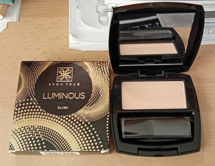 Róż do twarzy True z Avon!