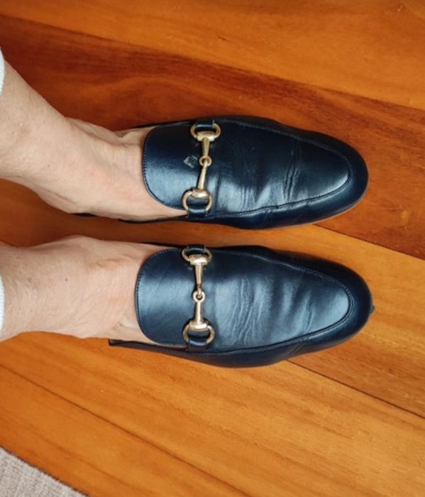 Mules/Chinelos em pele