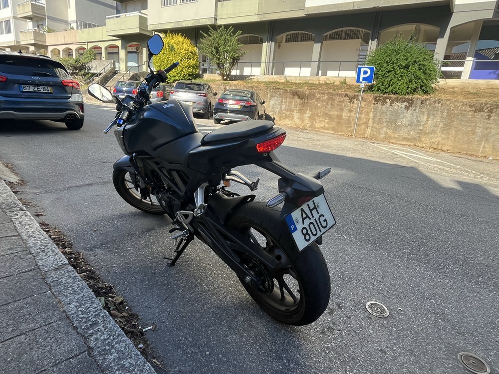 Honda CB125R 2021 15cv