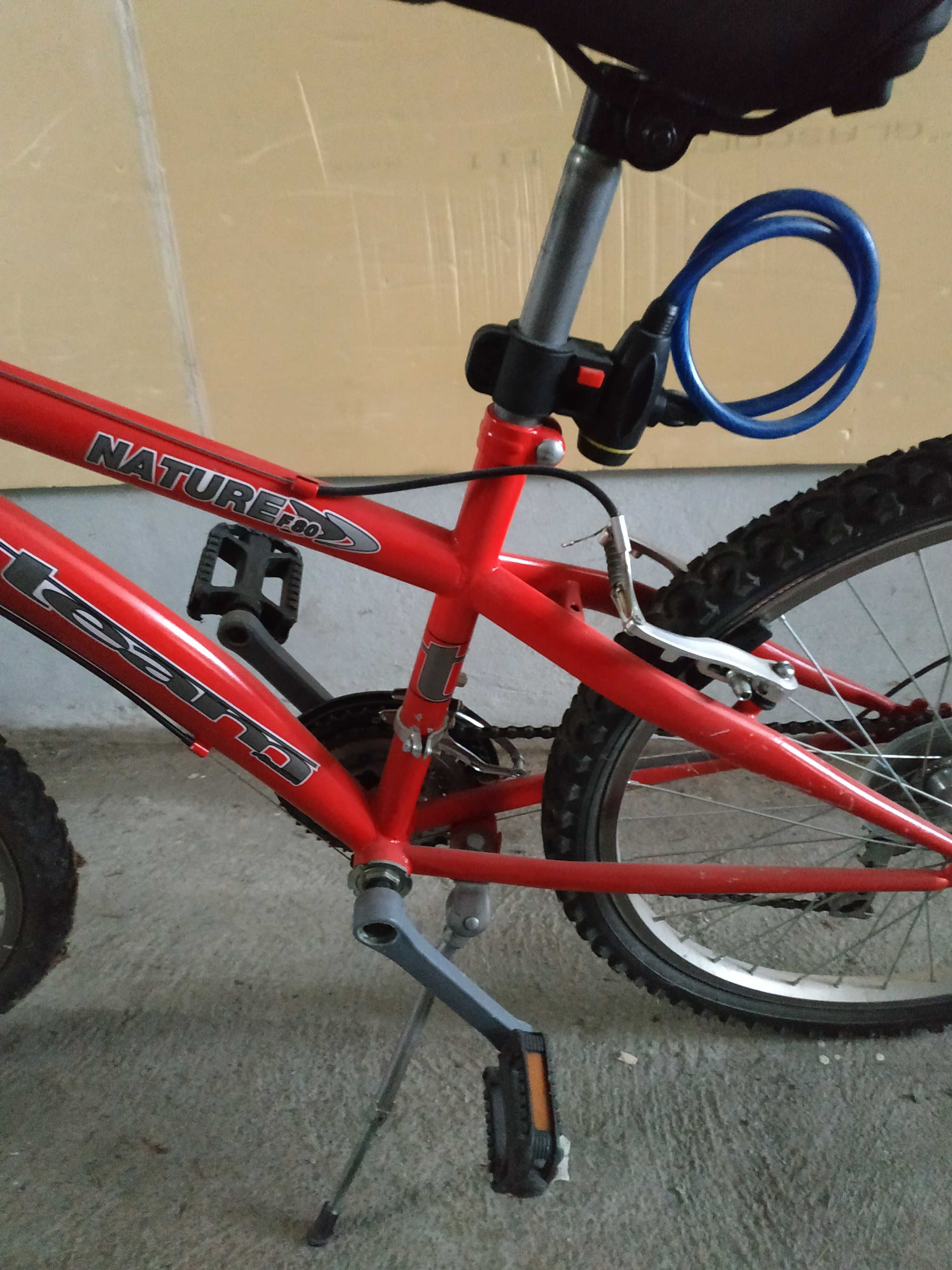 Bicicleta com pouco uso