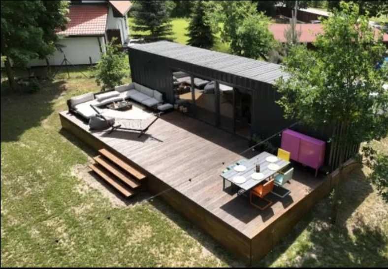 Dom mobilny z kontenera morskiego plus taras