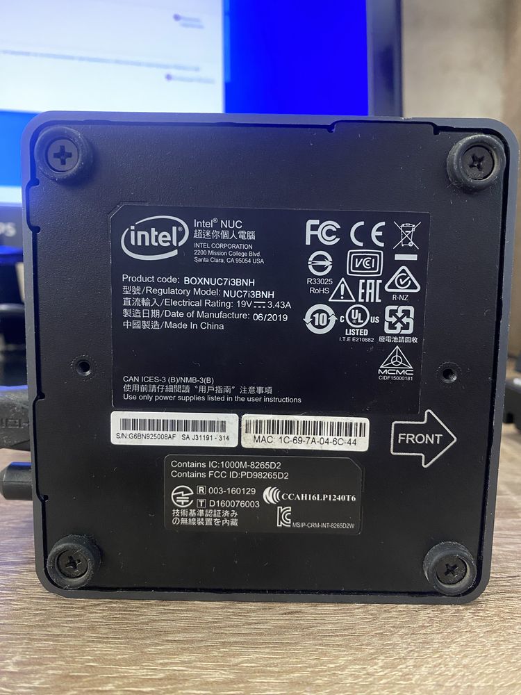 Продам Intel BOXNUC7i3BNH