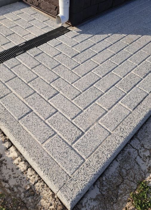 Укладання тротуарної плитки