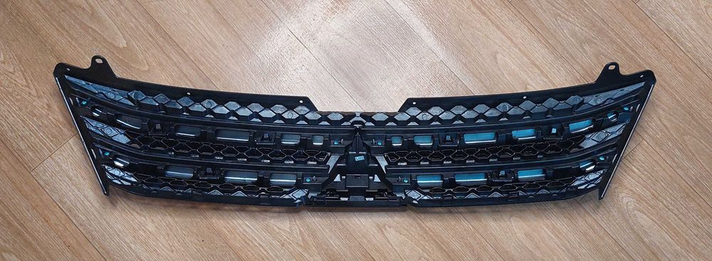 Решітка радіатора Mitsubishi Eclipse Cross 2017 2018 2019 2020 Екліпс