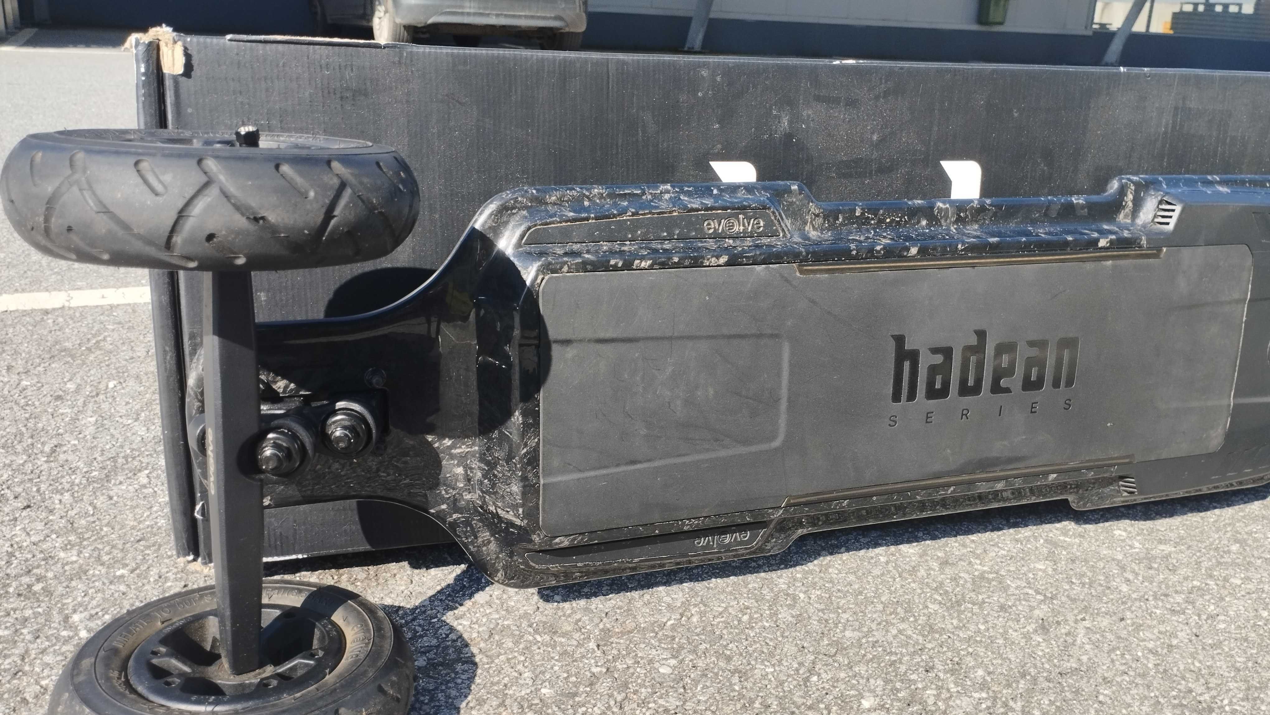 Skate Evolve Carbon Hadean AT + Extras