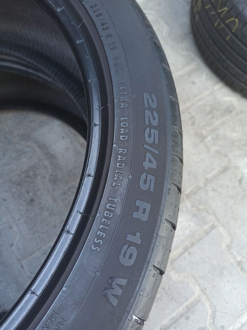 Шини Резина Літо 225/45 R19 96W Continental CSC 5