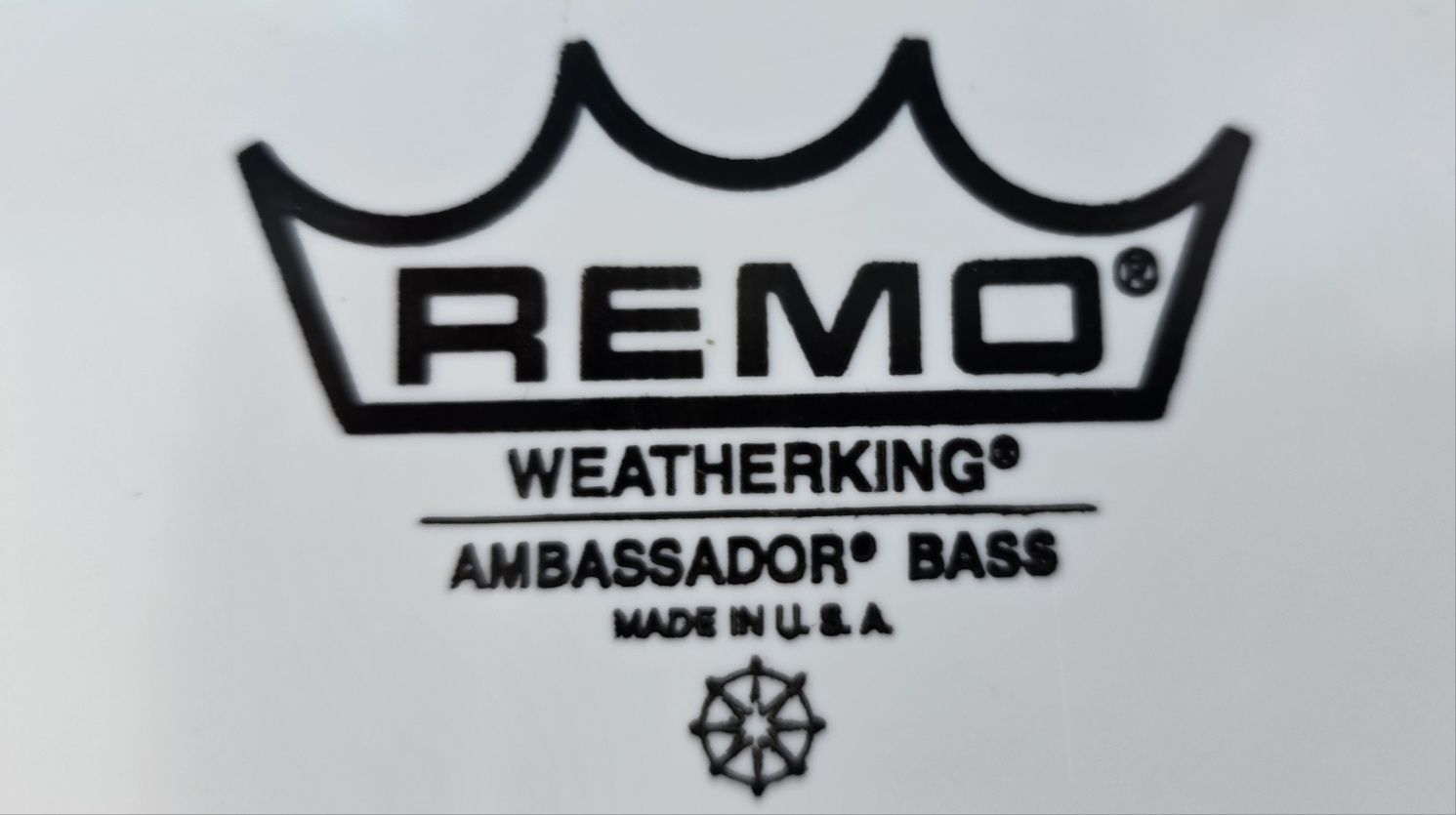 Naciąg Remo Ambassador Smooth White 22 Rezo