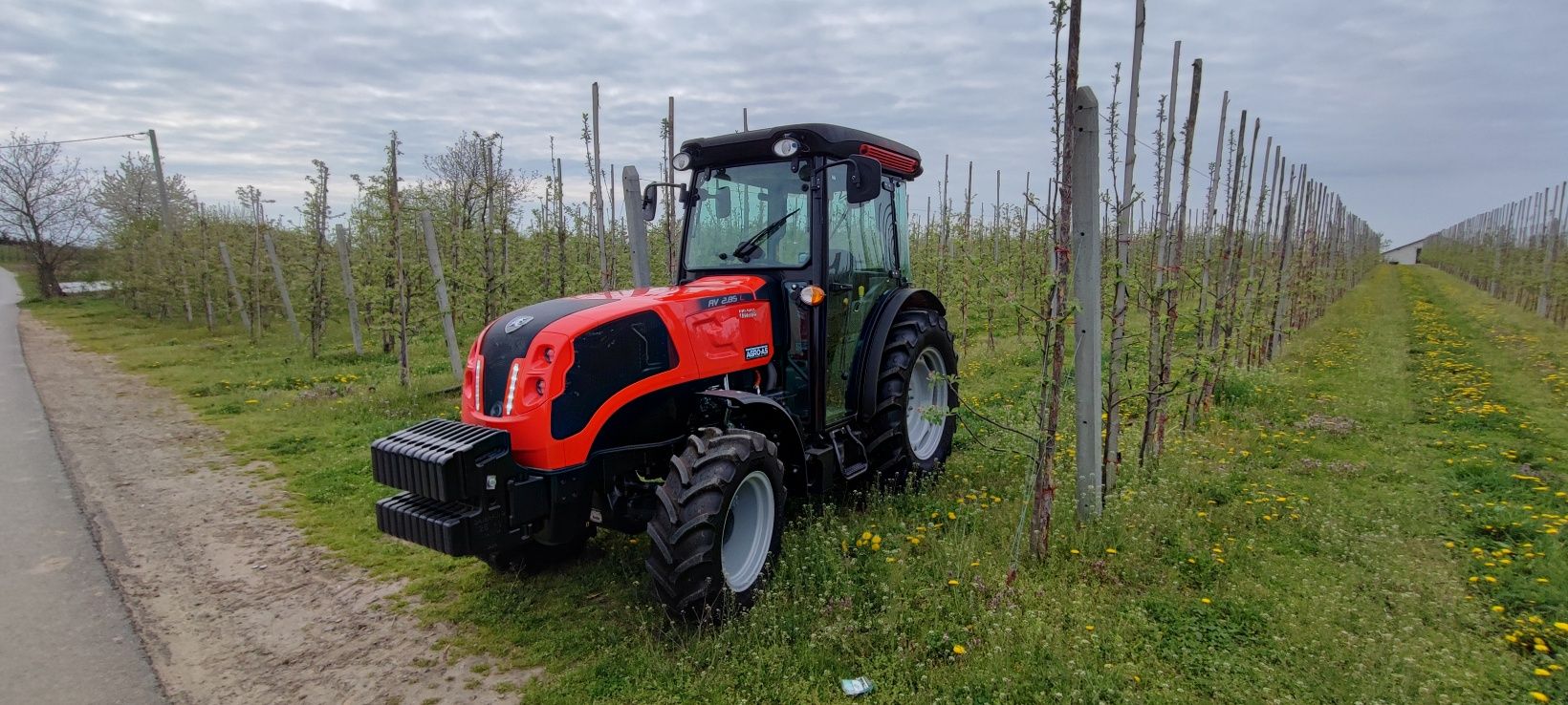 Ciągnik sadowniczy ANTONIO CARRARO VL 8.5 ogrodniczy sadownik carraro
