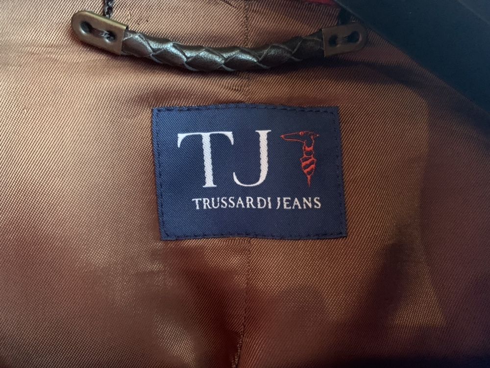 Canadiana Trussardi Jeans com pêlo verdadeiro