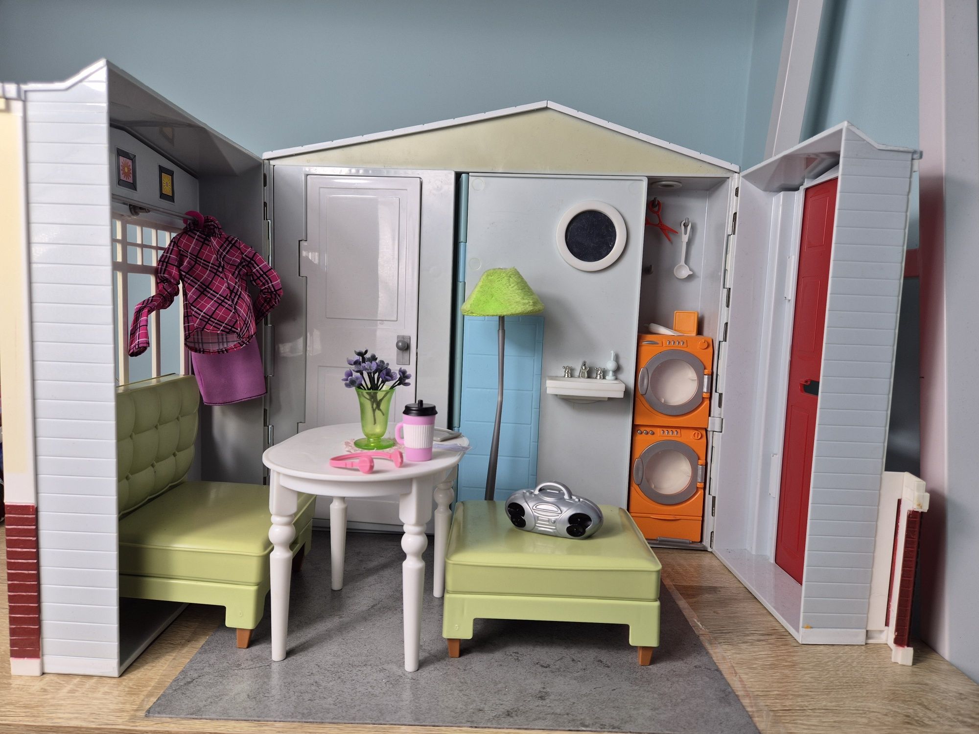 Domek dla Barbie dom totally real house 2006 chatka diorama