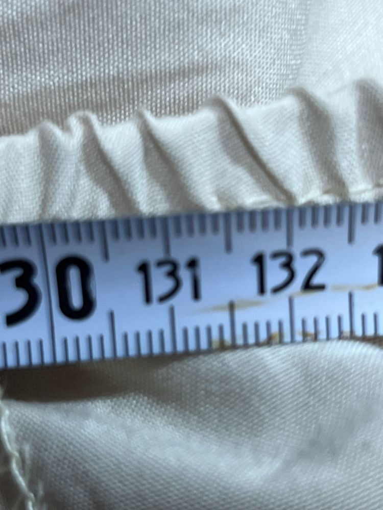 Biale  przescieradlo 180/200 cm z poliestru raz uzyte