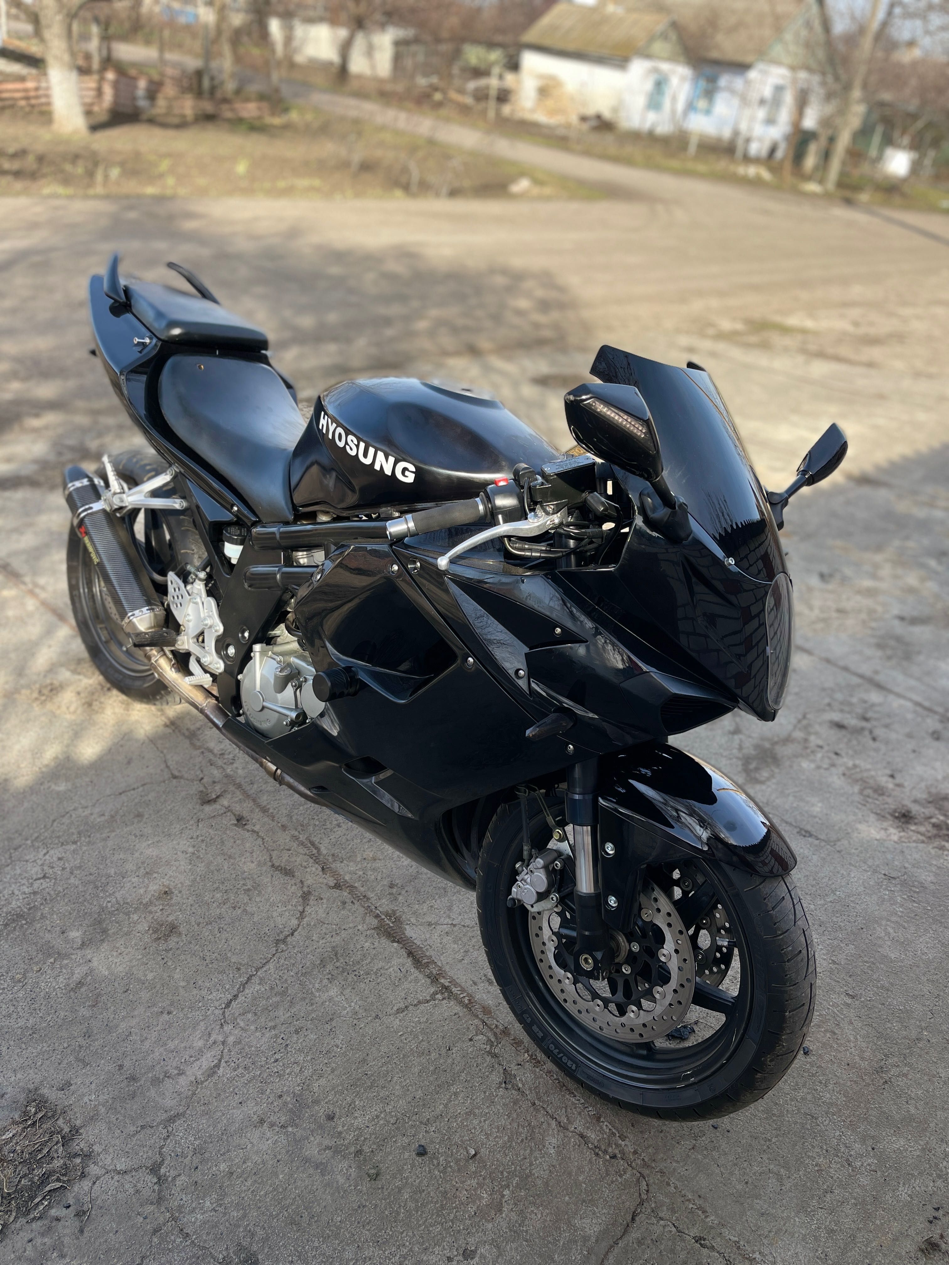 Мотоцикл hyosung gt 650