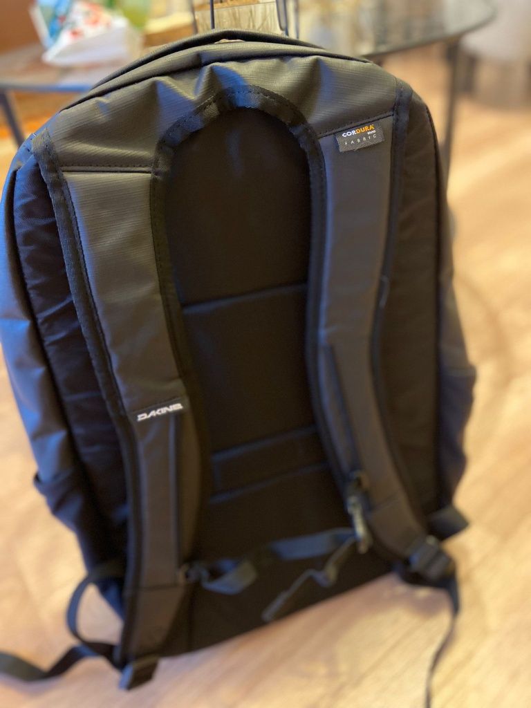 Dakine Campus L (33L) Cordura preta