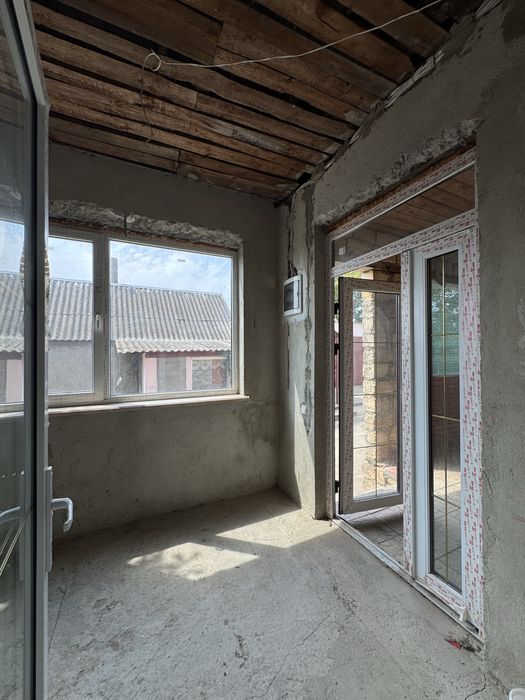 Продаж 2-х будинків у Великій Коренихі по ціні одного!