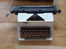 Maszyna do pisania łucznik 1303 PRL sprawna z walizka i dodatkowa tasm