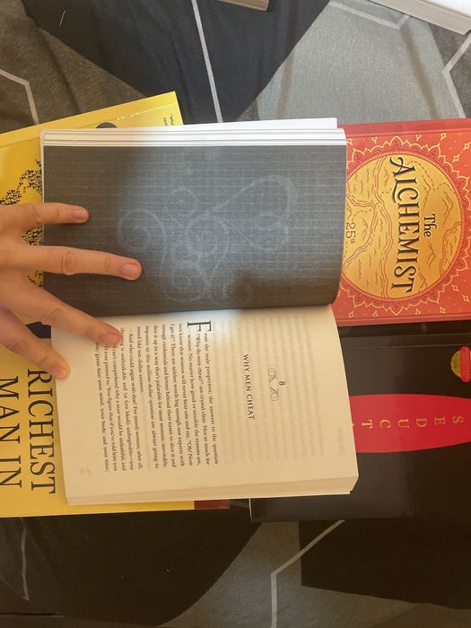 Varios livros internacionais (COMO NOVOS)